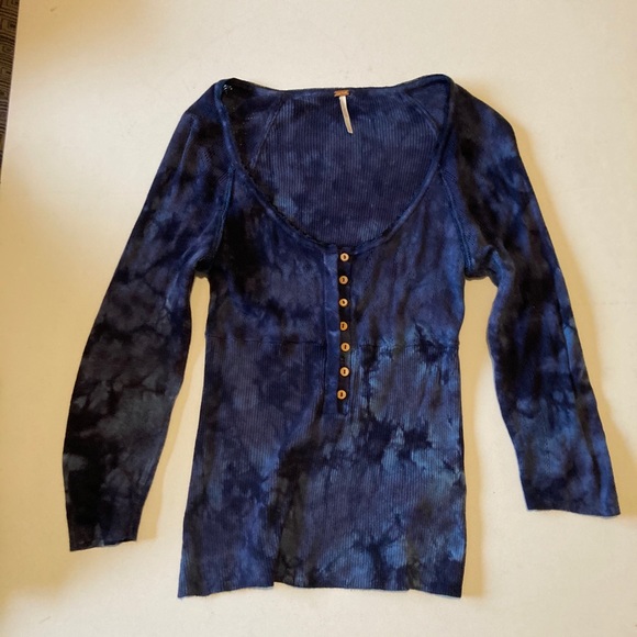 Free People Tops - Free people tie dye Henley